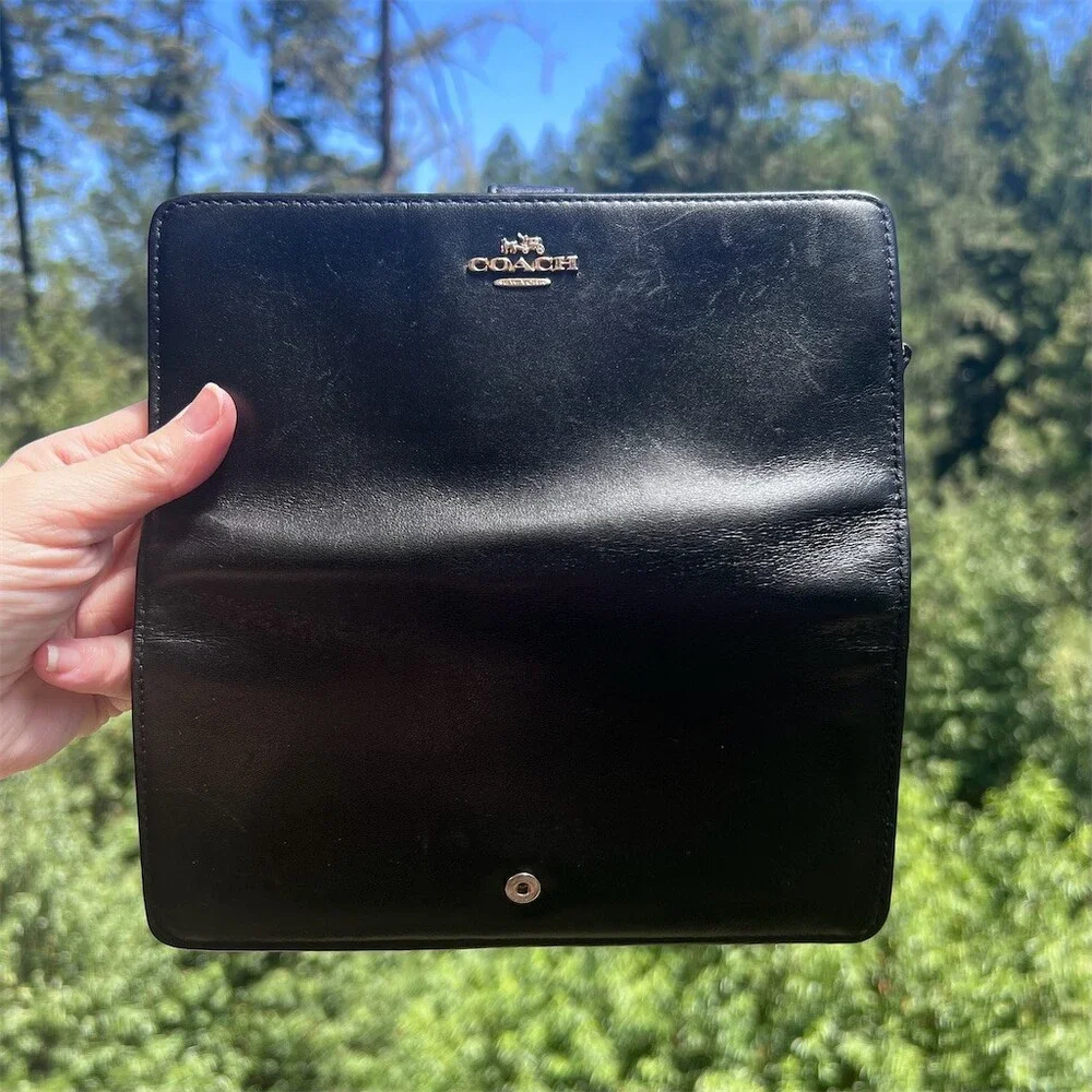 COACH Black Smooth Leather Bifold Wallet with Gold Hardware AUTHENTIC
